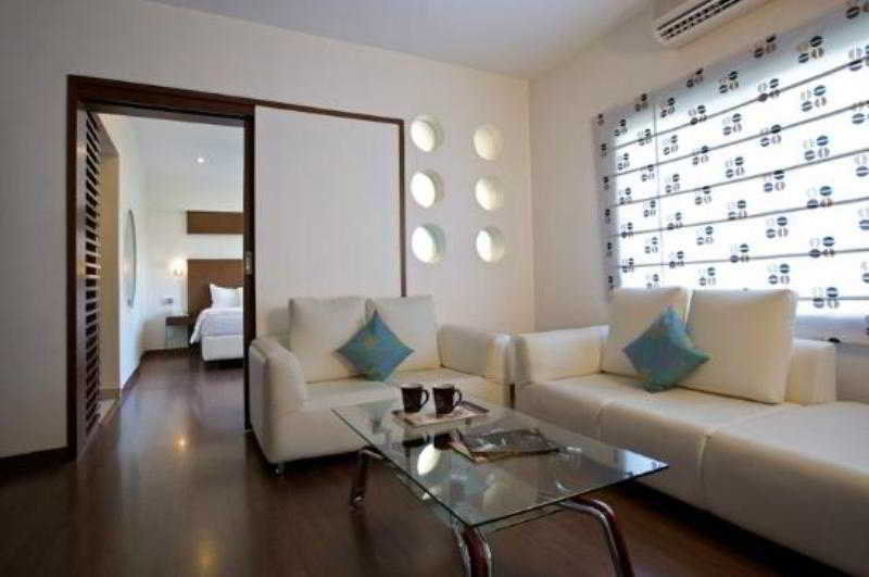 Oyster Suites Haiderabad Buitenkant foto