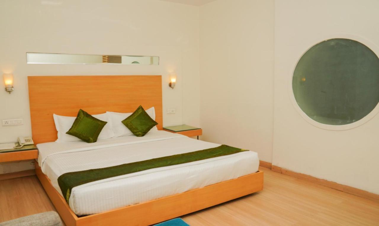 Oyster Suites Haiderabad Buitenkant foto