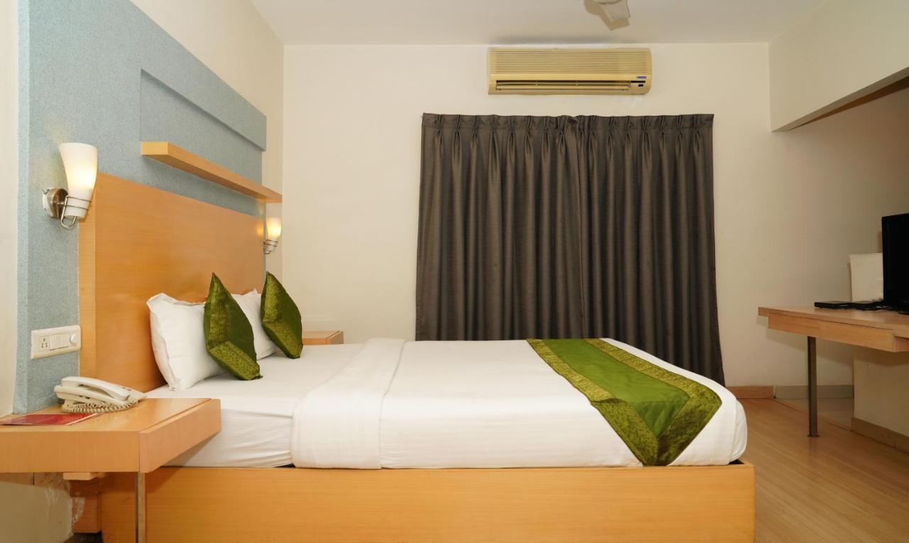 Oyster Suites Haiderabad Buitenkant foto