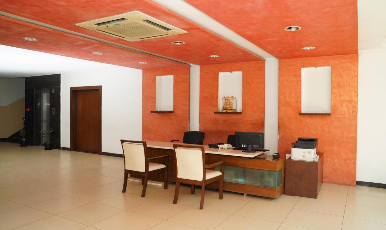 Oyster Suites Haiderabad Buitenkant foto